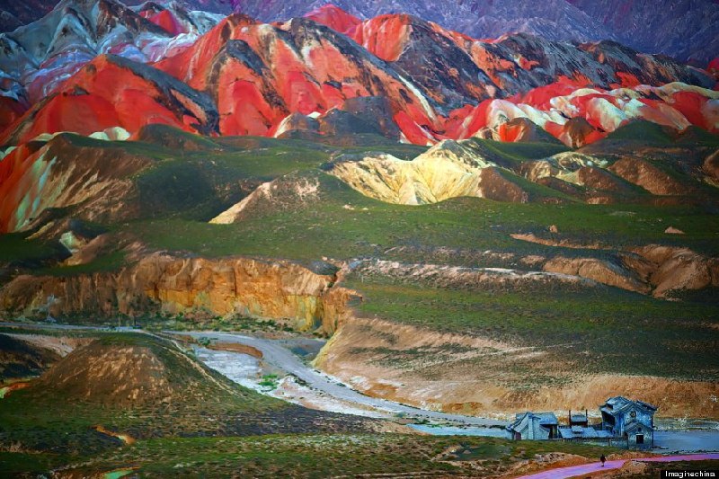 真实的中国丹霞地貌地质公园彩虹山
