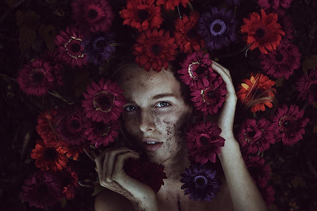 Alessio Albi：魔幻色彩下的光与影
