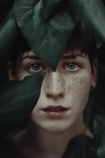 Alessio Albi：魔幻色彩下的光与影