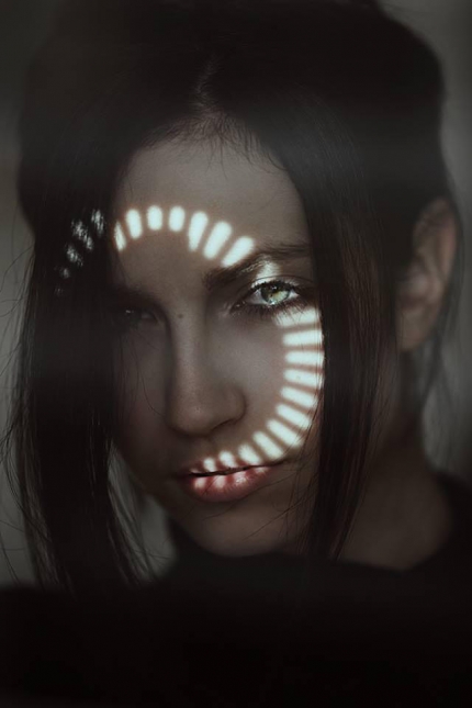 Alessio Albi：魔幻色彩下的光与影