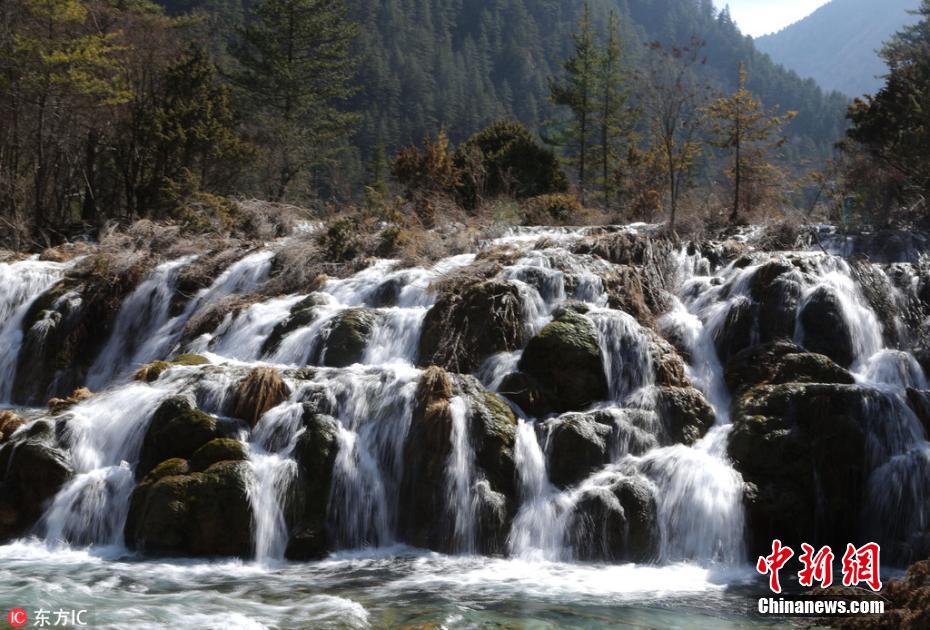 九寨沟重新开放 探访火花海震后景观