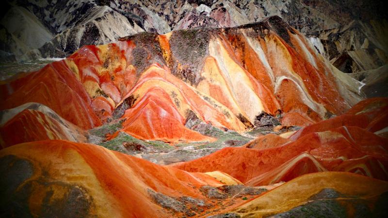 甘肃张掖丹霞地貌景美如画惹人醉