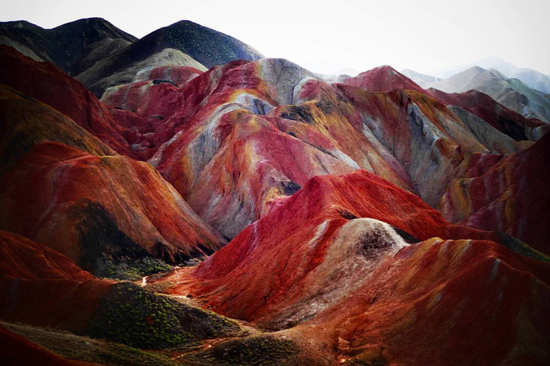 甘肃张掖丹霞地貌景美如画惹人醉