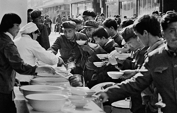 组图：13亿人的40年——老照片中的百姓生活变迁