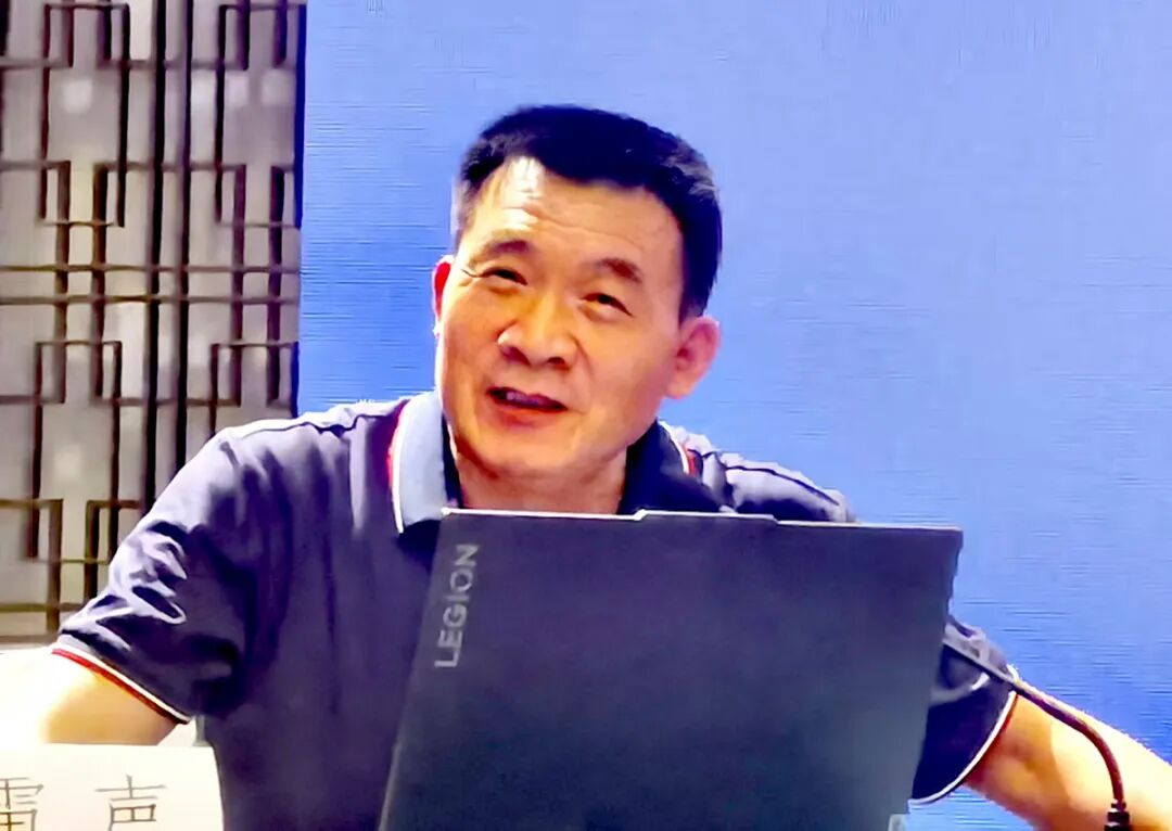 用“理论强基+案例研讨+实践淬炼”强“四力”