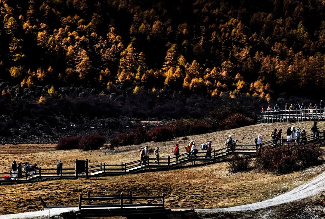 穿越冰峰 遇见稻城亚丁