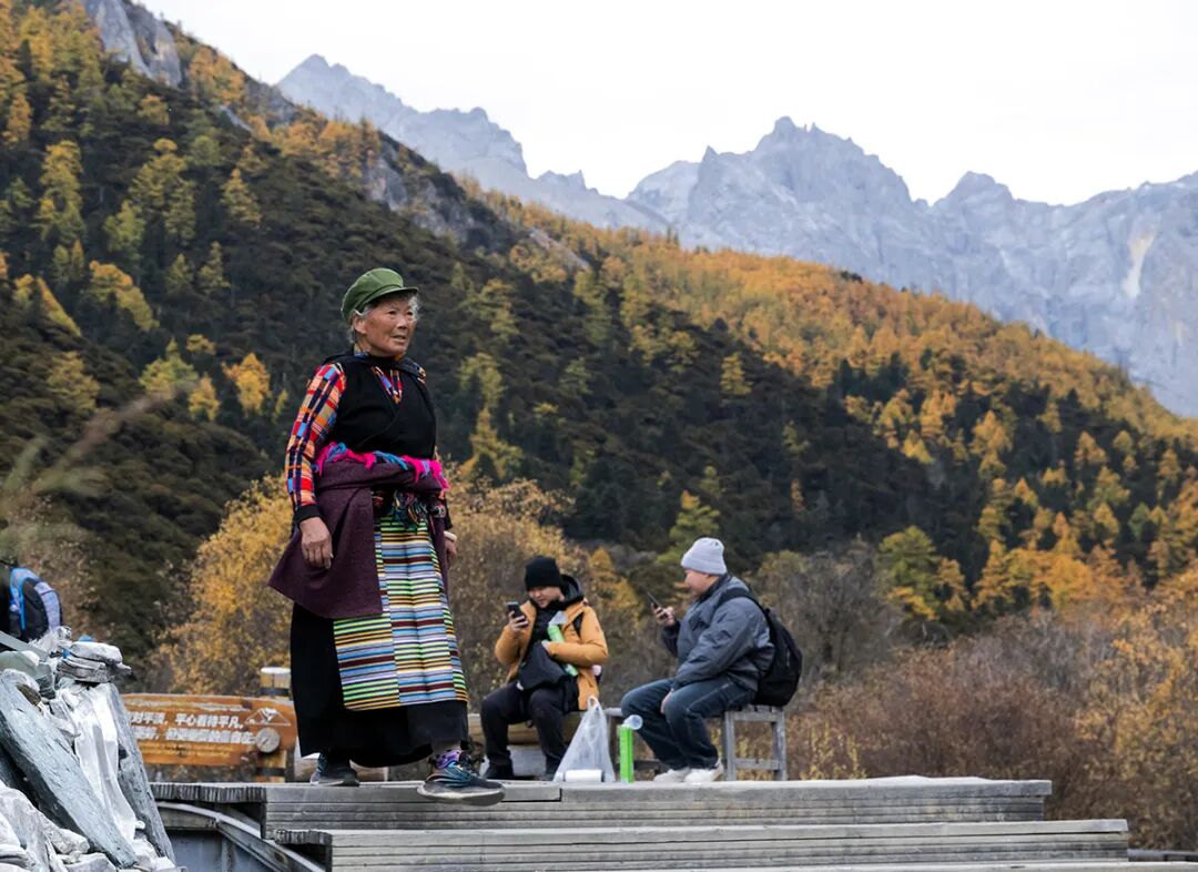 穿越冰峰 遇见稻城亚丁