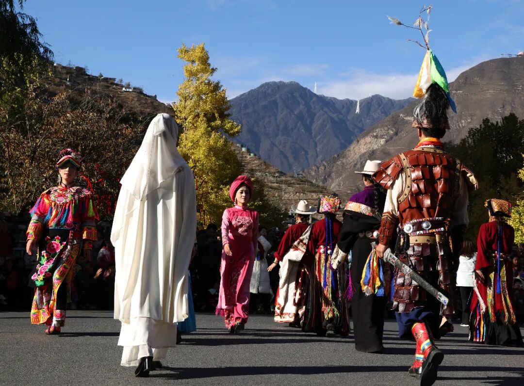 非遗巡游庆羌年