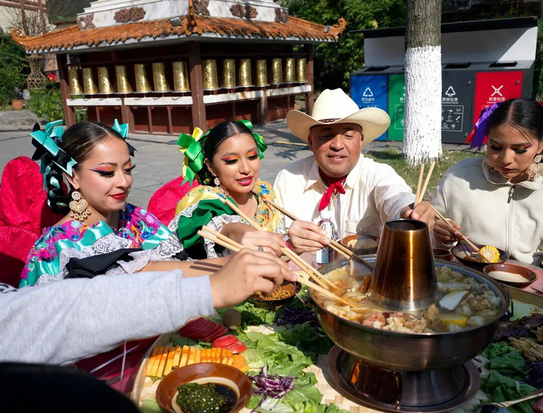 长桌坝坝宴在汶川举办