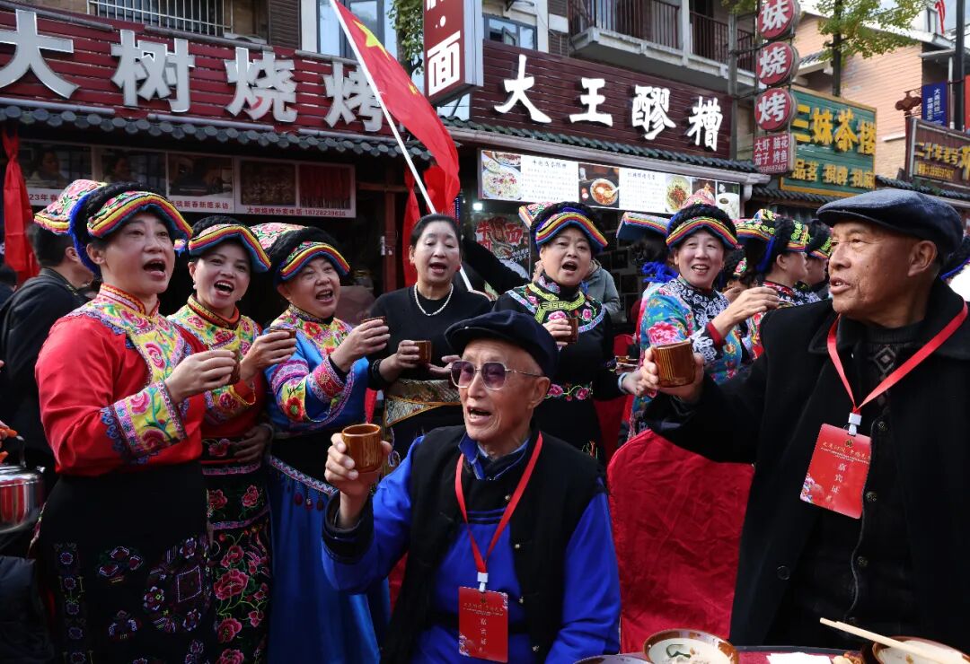 长桌坝坝宴在汶川举办